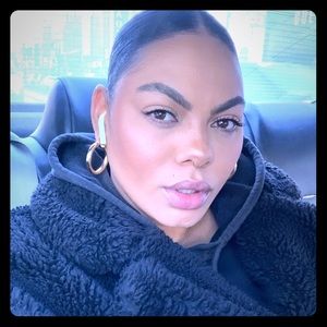 Time to purge my closet 👖👕👙🥿👢👡🧥